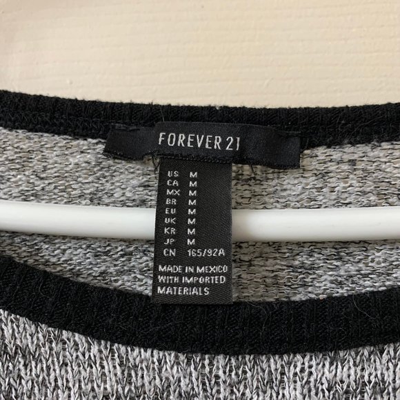 🌷3 for$25🌷Forever 21, US M, Grey & Black Crop Drop Shoulder Statement Sweater - Picture 5 of 5